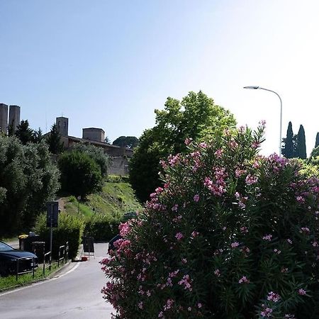 Un Passo Dalle Torri San Gimignano Ngoại thất bức ảnh